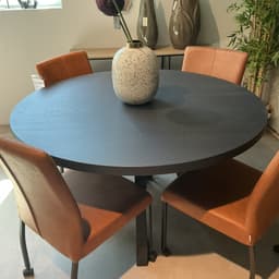 Showroommodel eettafel Head  - 1