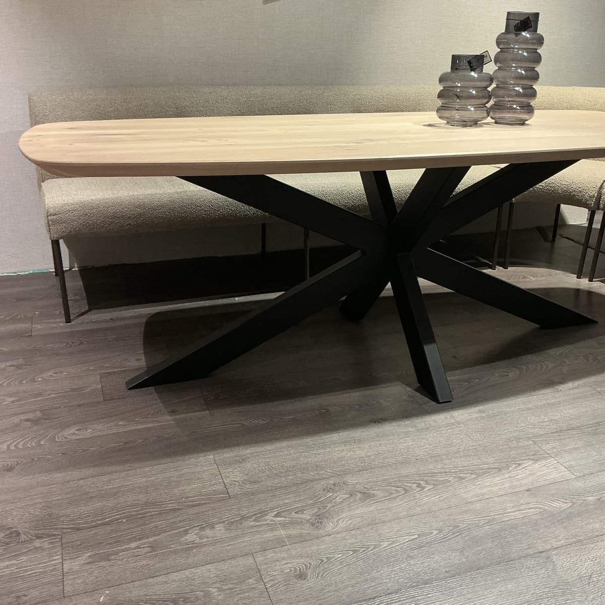 Showroommodel eetkamertafel Hout - 1