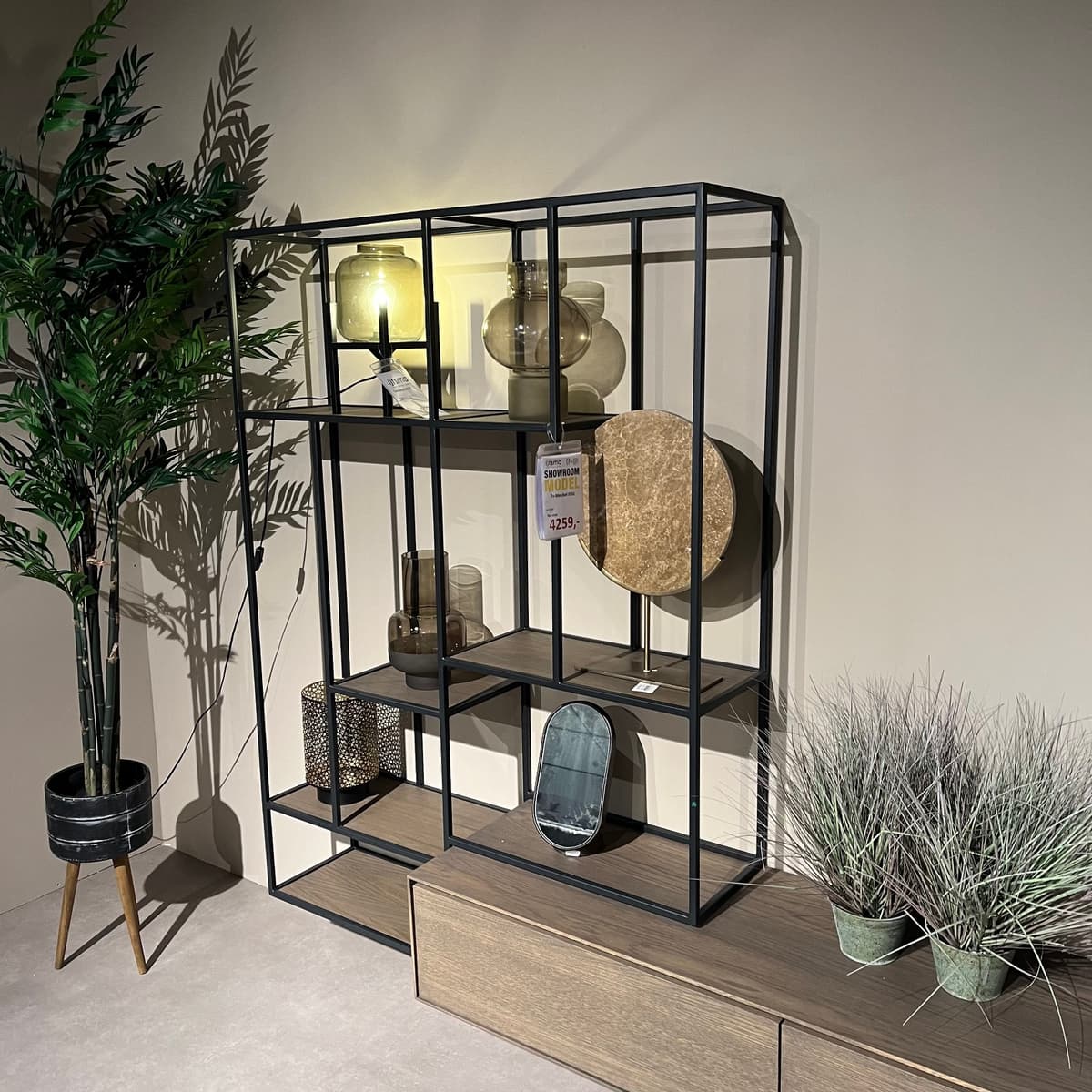 Showroommodel TV-Meubel Ettic incl. metalen wandrek en TV-paal - 2